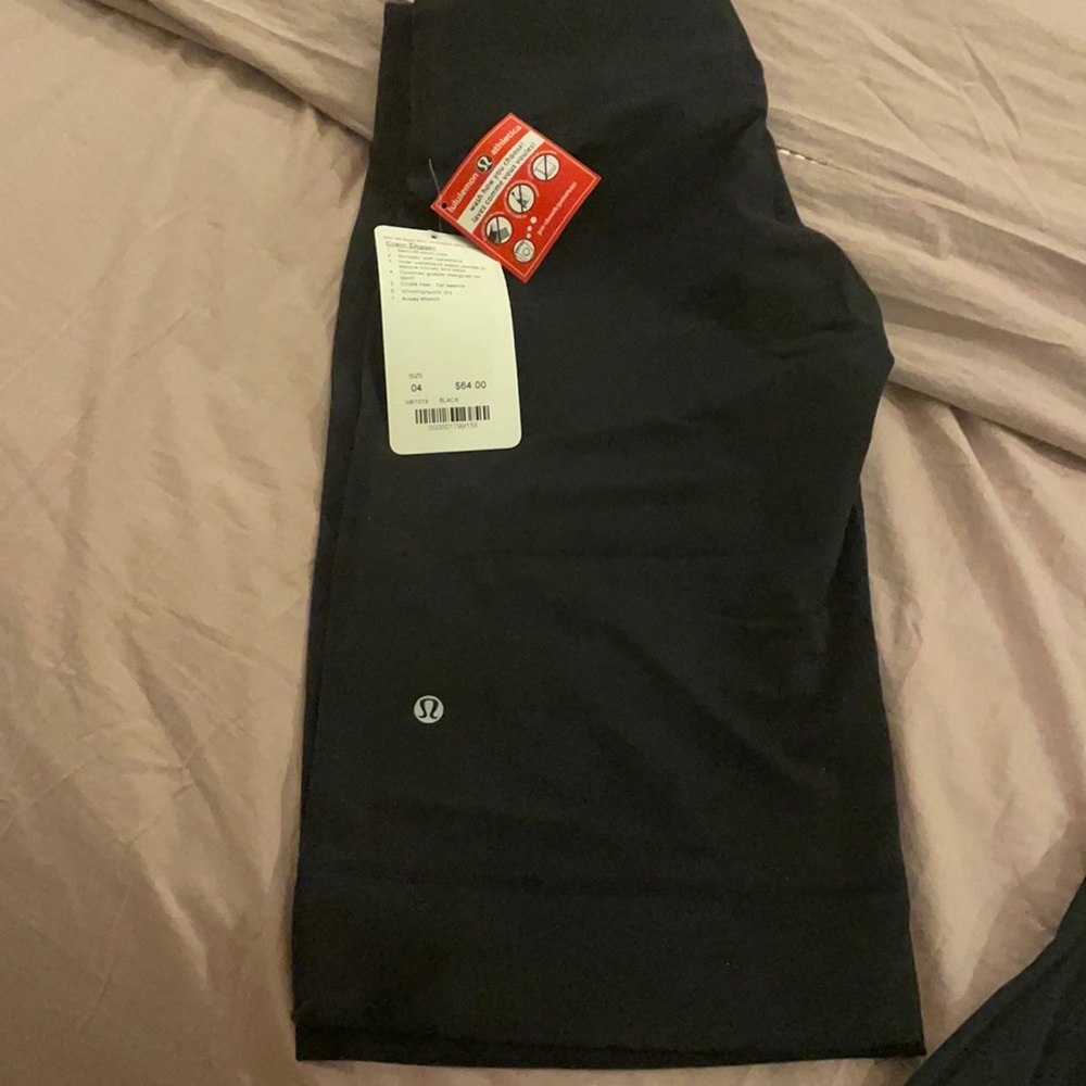 NWT vintage lululemon clam digger size 4